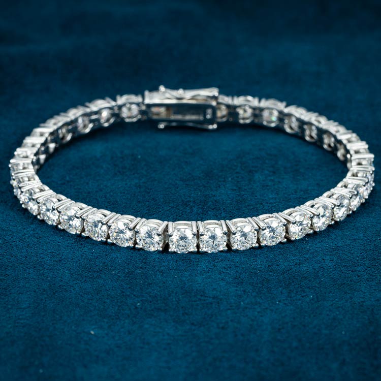 4MM Round Cut VVS1 Moissanite Tennis Bracelet in 925 Sterling Silver